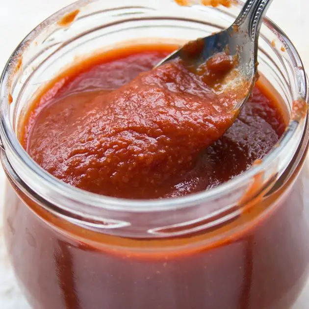 A flavourful homemade sugar free bbq sauce that comes together in only ...