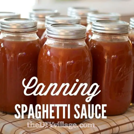 Canning Spaghetti Sauce { Home Preserving }