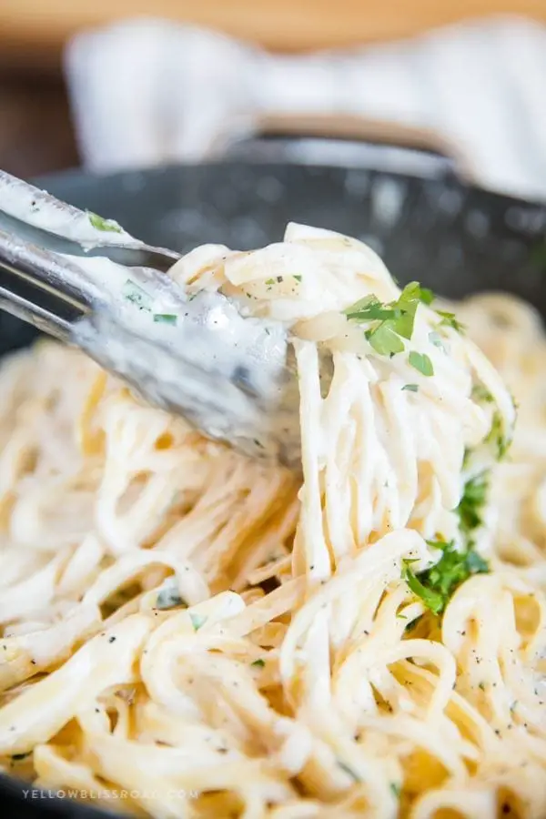 Easiest Creamiest Alfredo Sauce from Scratch ...