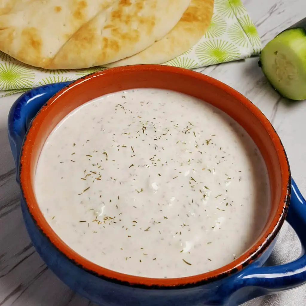 Greek Tzatziki Sauce Recipe {Garlic Cucumber Yogurt Dip} is cool and ...