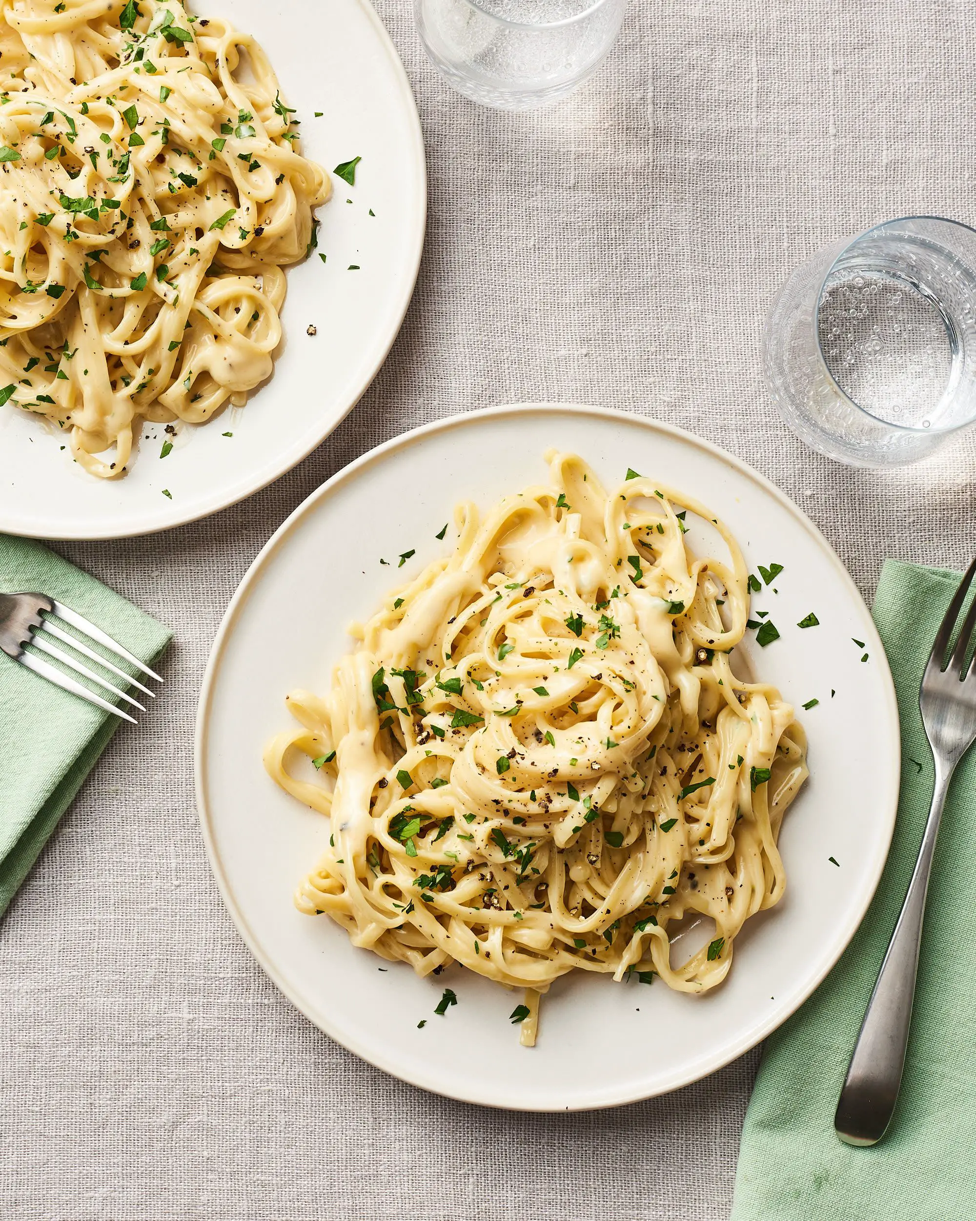 How To Make the Best, Easiest Homemade Alfredo Sauce
