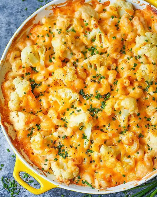 Macaroni And Cheese With Creamy Cheddar Sauce And Cauliflower by damn ...