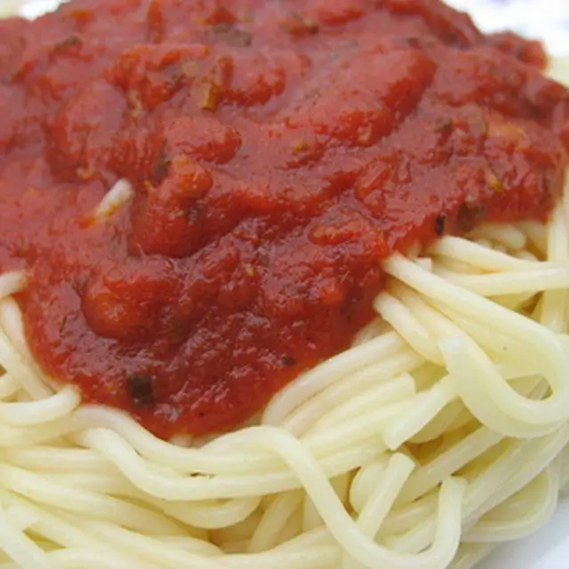 Removing Spaghetti Sauce Stains From Plastic Bowls