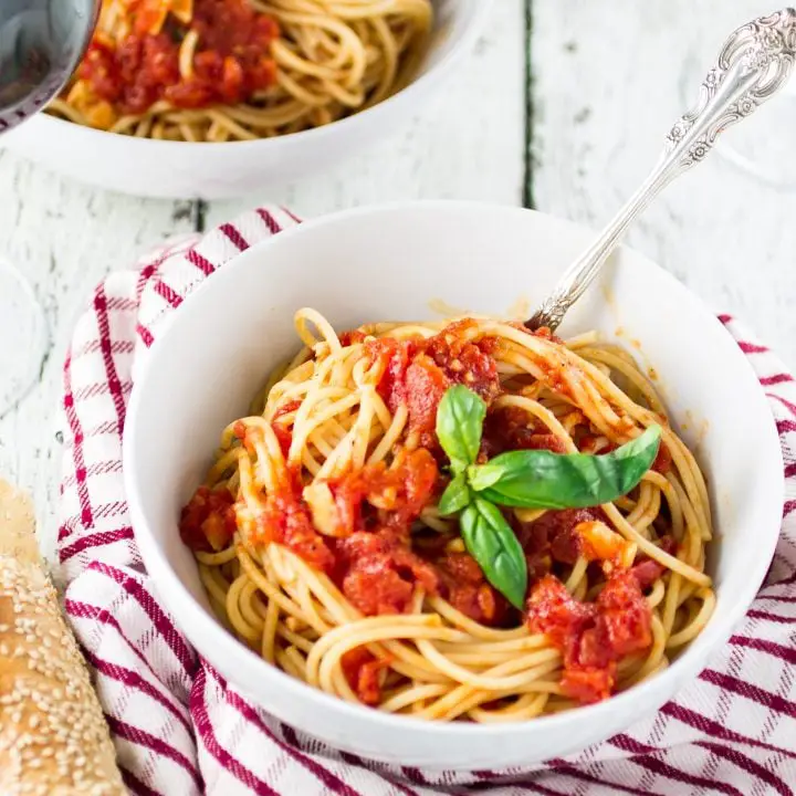 Spaghetti with Simple Marinara Sauce