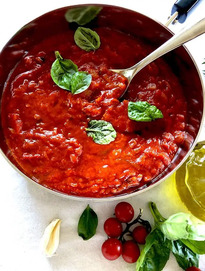 This Homemade Classic Tomato Pasta Sauce is gluten free and vegan and ...